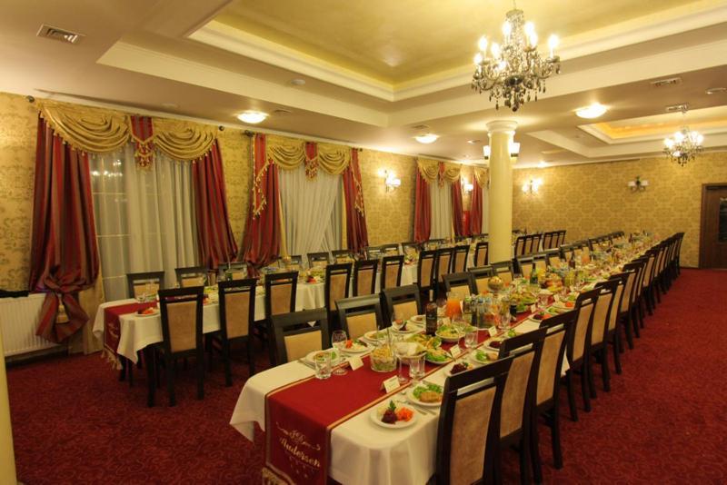 Hotel Andersen Rzeszów Exteriör bild